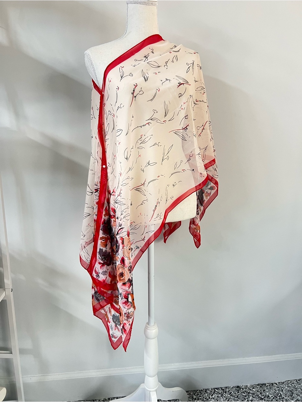 Red Gray Cream Cottagecore Floral Convertible Scarf Wrap Kimono NWT - Picture 5 of 9